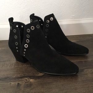Black suede cut out Sam Edelman booties (Size 8)